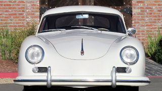 Illustration for article titled 1955 Porsche 356 Bent Window Continental Is Simply Beautiful